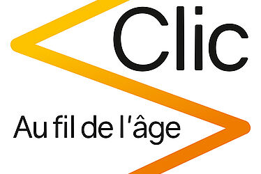 Logo Clic Au Fil de l'Age avec un grand Z (à l'envers) orange incliné