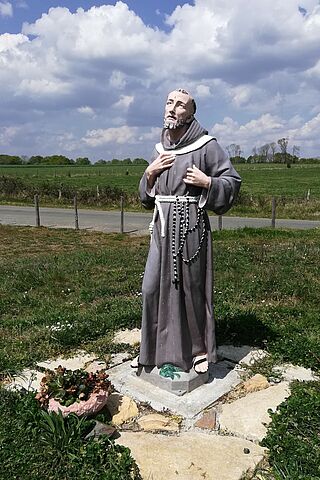 statue de Julien CHATEAU - Agrandir l'image, .JPG 3 Mo (fenêtre modale)